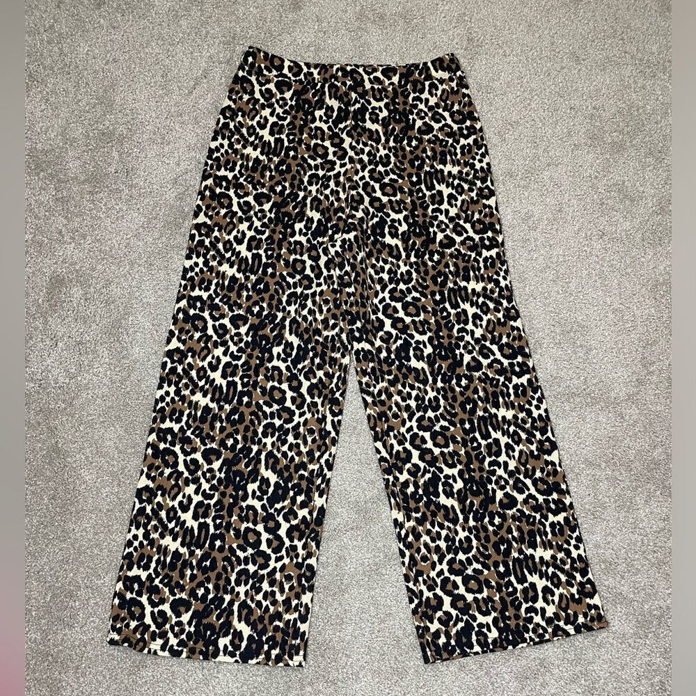 PrettyLittleThing Leopard Print Gauchos - Picture 2 of 4